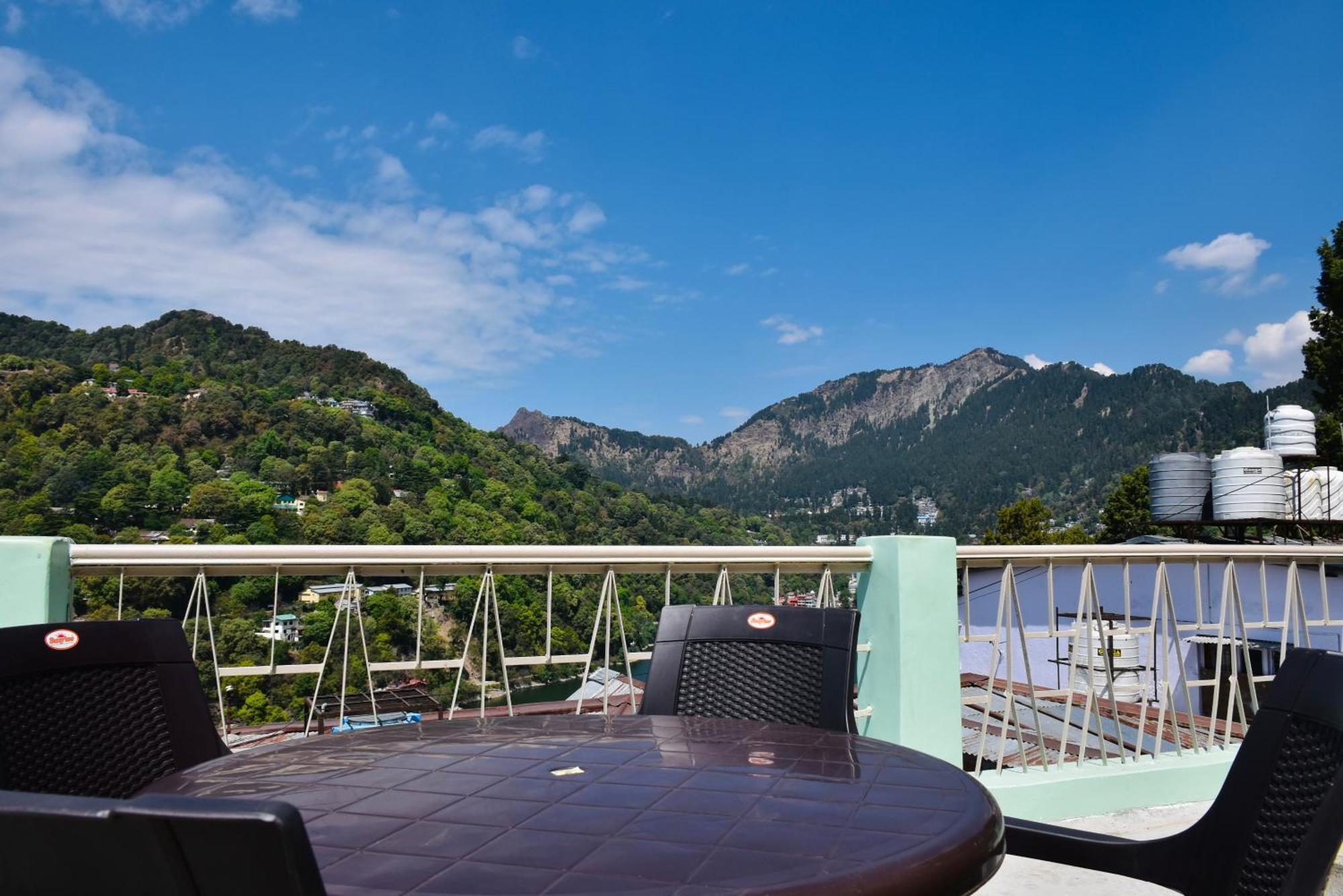 Spruce Hill Hotel & Restro Найнитал Экстерьер фото