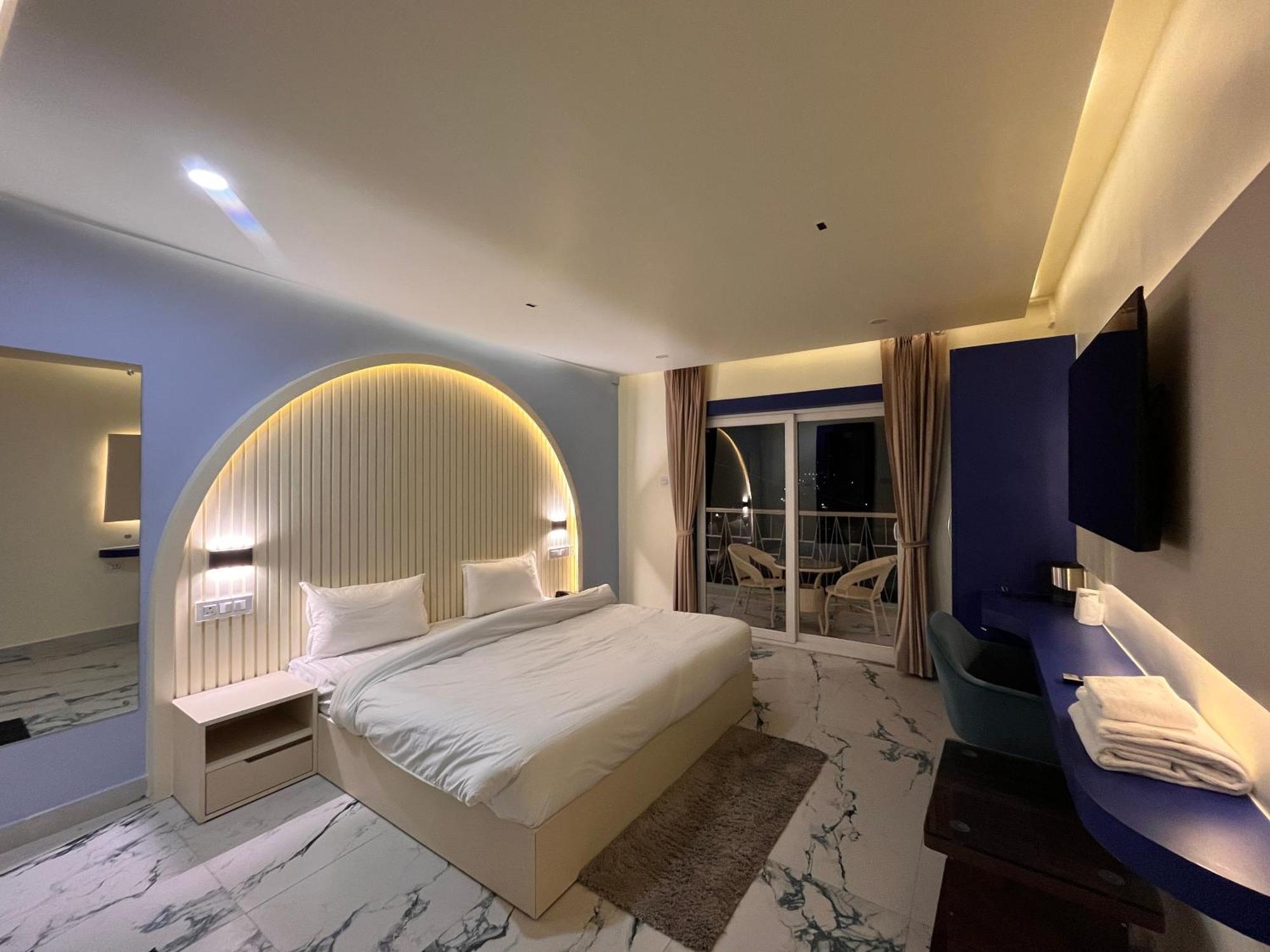 Spruce Hill Hotel & Restro Найнитал Экстерьер фото