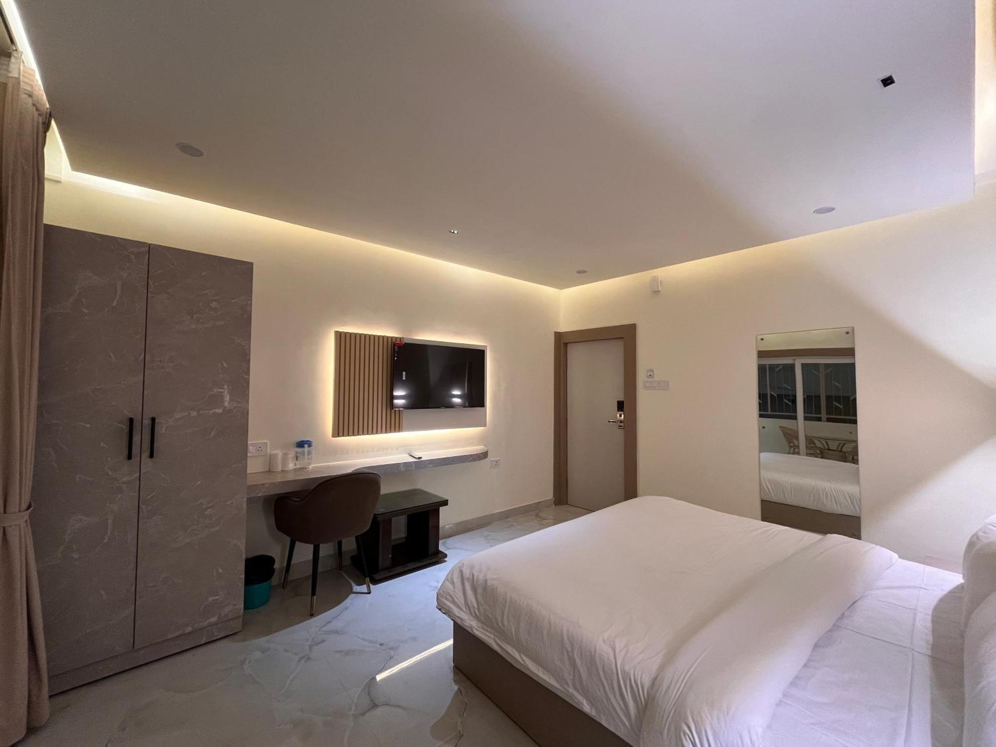 Spruce Hill Hotel & Restro Найнитал Экстерьер фото