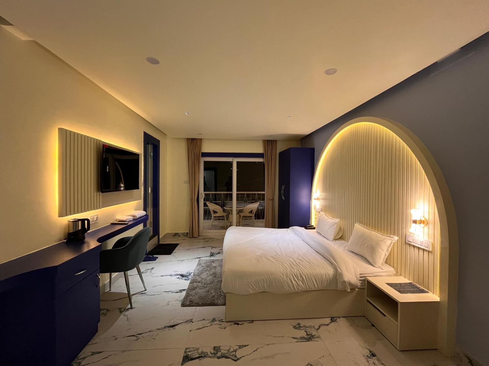 Spruce Hill Hotel & Restro Найнитал Экстерьер фото